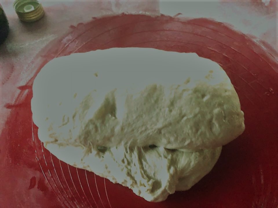 tvarovanie kváskového chlebíka z remosky podľa Naty
